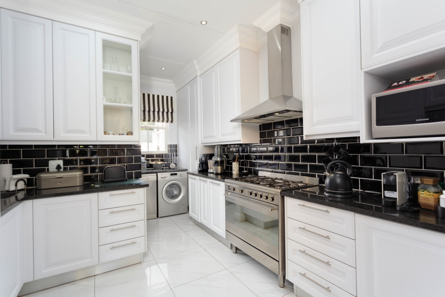 To Let 3 Bedroom Property for Rent in Bryanston Gauteng