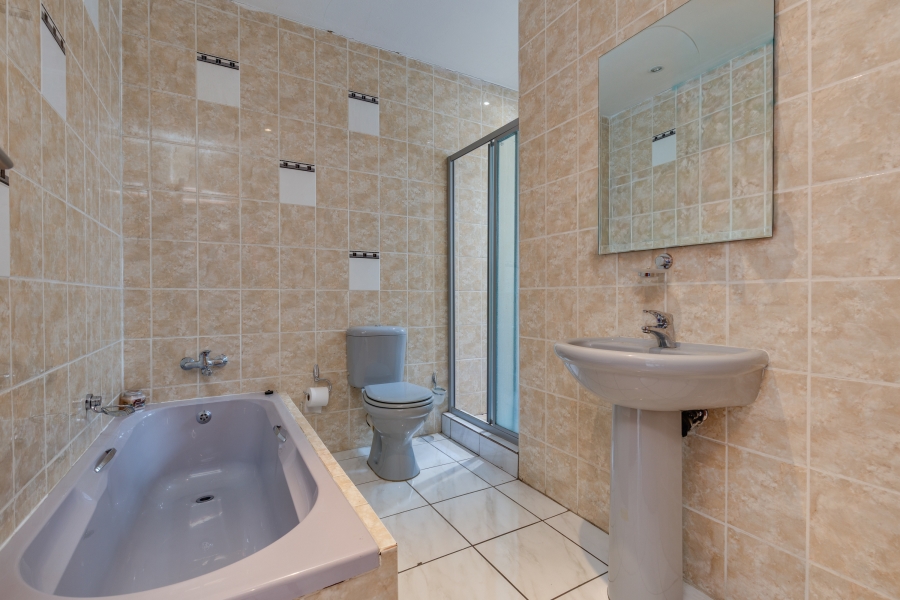 5 Bedroom Property for Sale in Fourways Gauteng