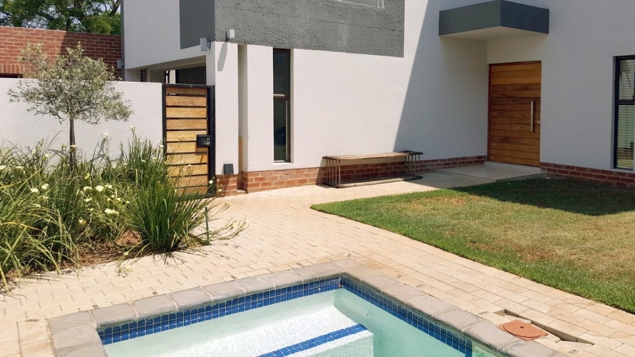 To Let 4 Bedroom Property for Rent in Bryanston East Gauteng