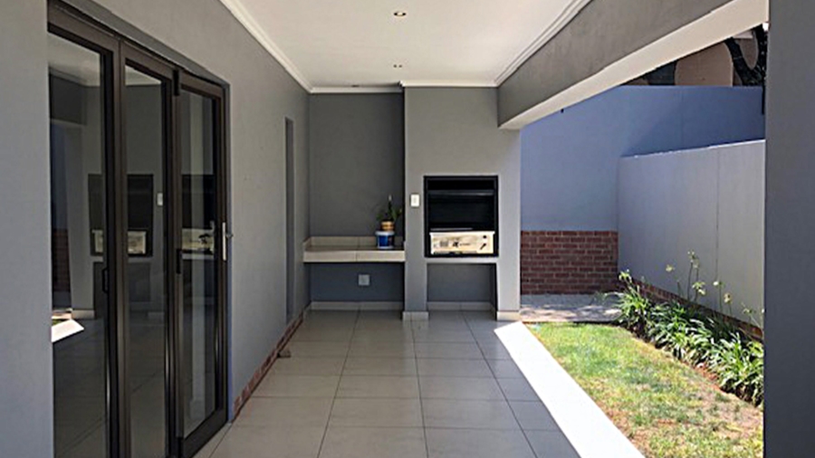 To Let 4 Bedroom Property for Rent in Bryanston East Gauteng