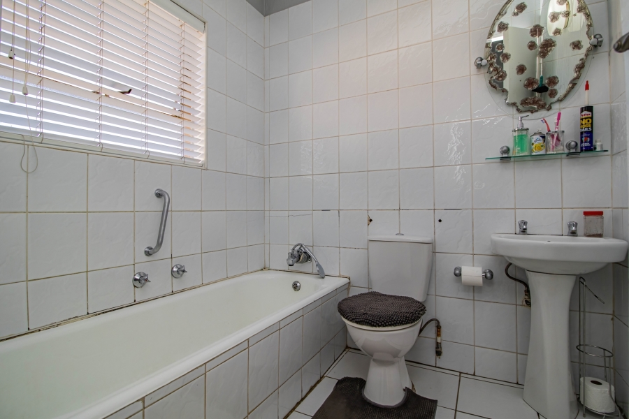 To Let 3 Bedroom Property for Rent in Edleen Gauteng