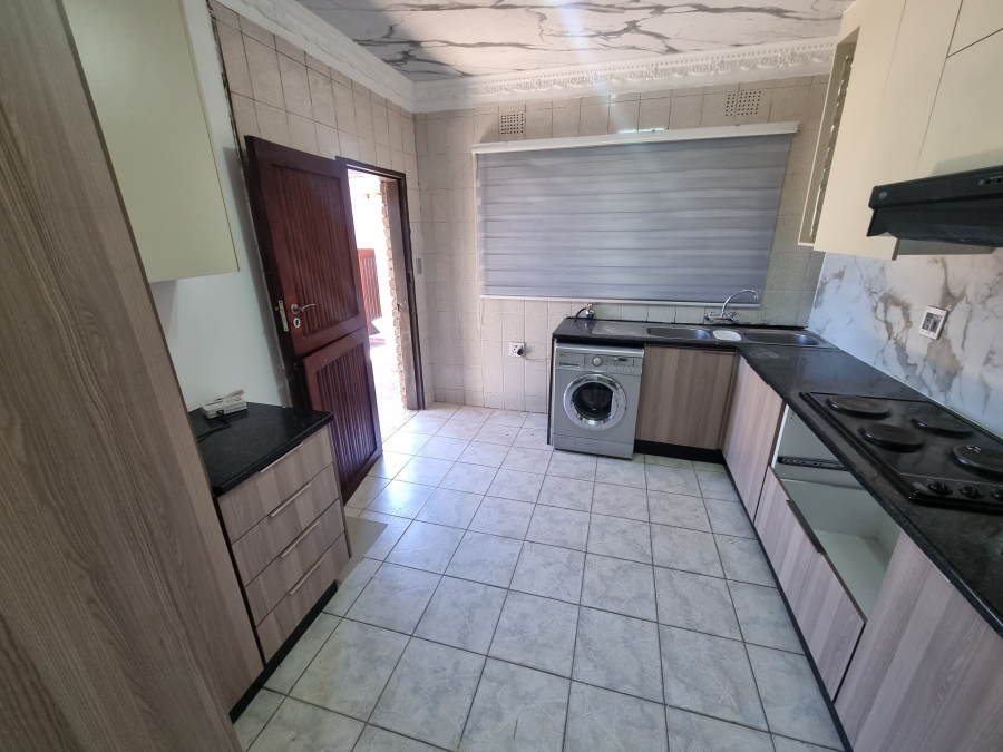 To Let 1 Bedroom Property for Rent in Orlando East Gauteng