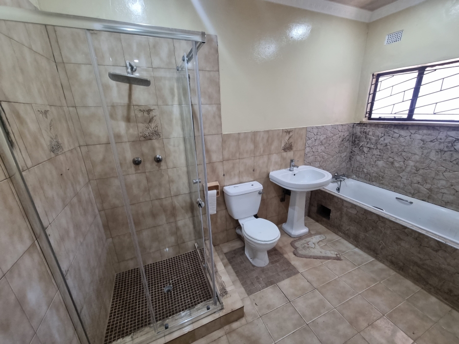 To Let 1 Bedroom Property for Rent in Orlando East Gauteng