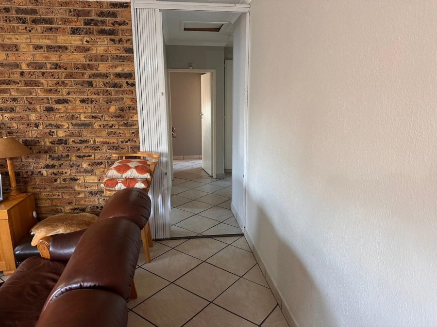 To Let 3 Bedroom Property for Rent in Rangeview Gauteng