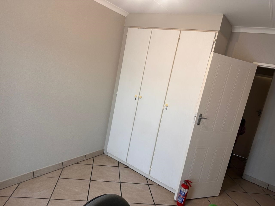 To Let 3 Bedroom Property for Rent in Rangeview Gauteng