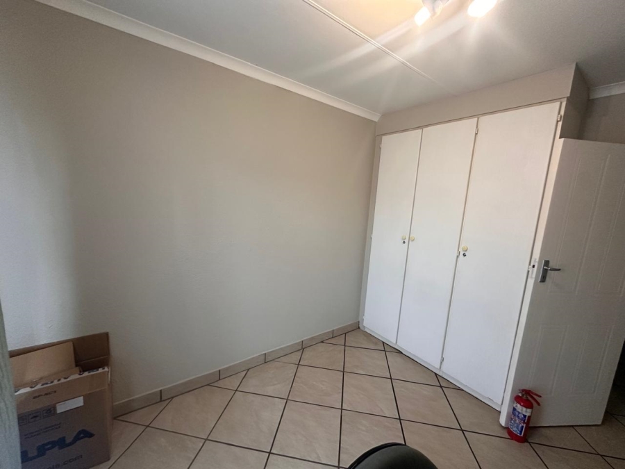 To Let 3 Bedroom Property for Rent in Rangeview Gauteng