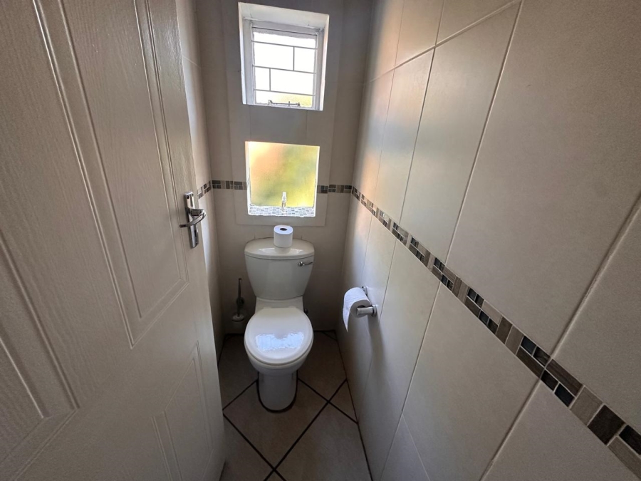 To Let 3 Bedroom Property for Rent in Rangeview Gauteng