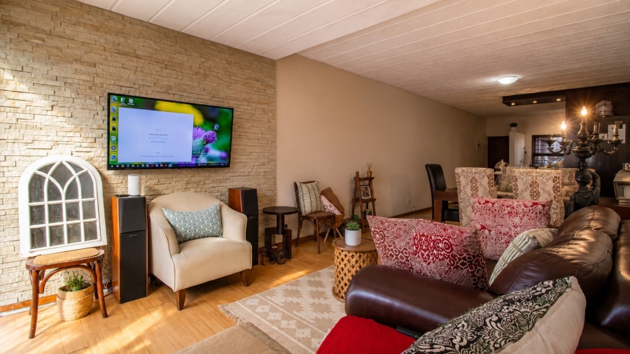 2 Bedroom Property for Sale in Sunninghill Gauteng