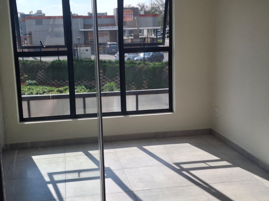 1 Bedroom Property for Sale in Greenstone Hill Gauteng