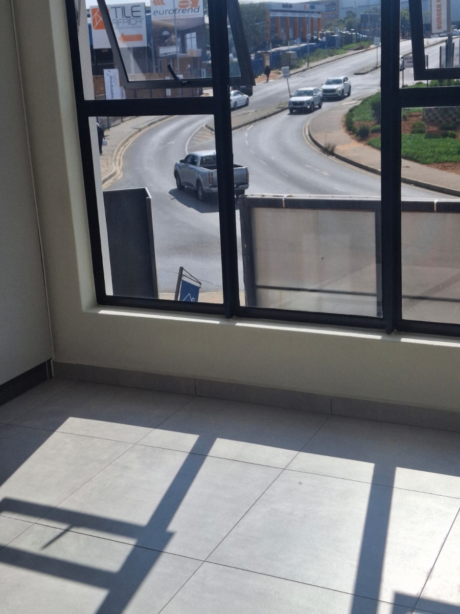1 Bedroom Property for Sale in Greenstone Hill Gauteng