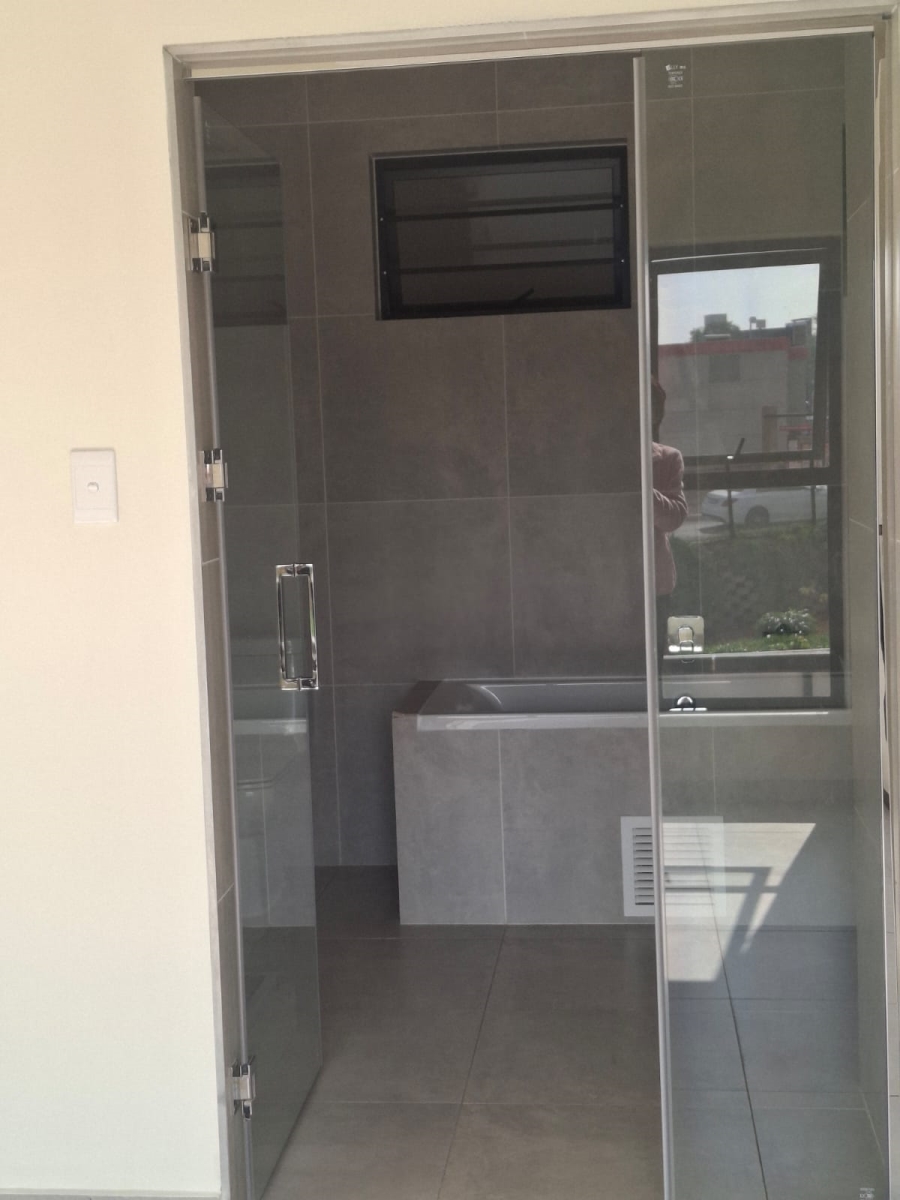 1 Bedroom Property for Sale in Greenstone Hill Gauteng