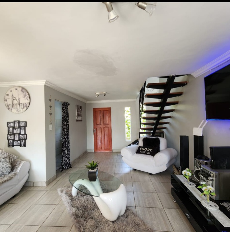 3 Bedroom Property for Sale in Daggafontein Gauteng