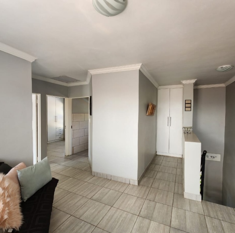 3 Bedroom Property for Sale in Daggafontein Gauteng