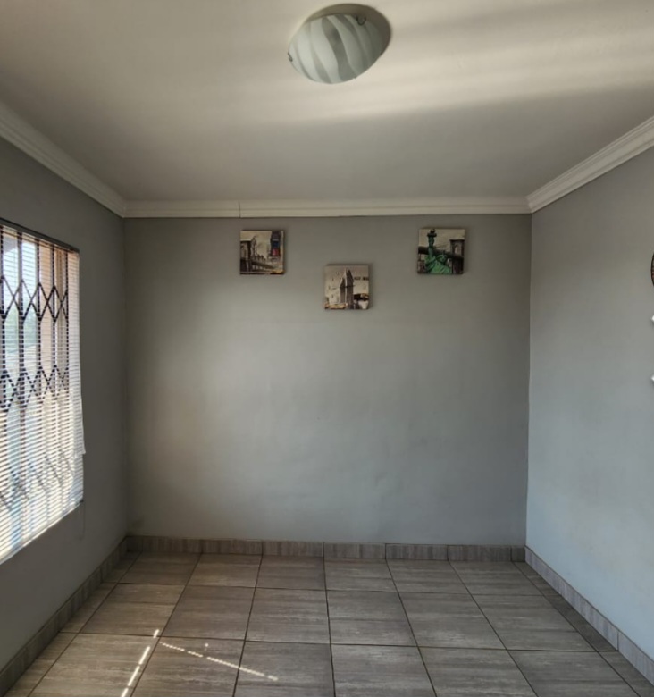 3 Bedroom Property for Sale in Daggafontein Gauteng