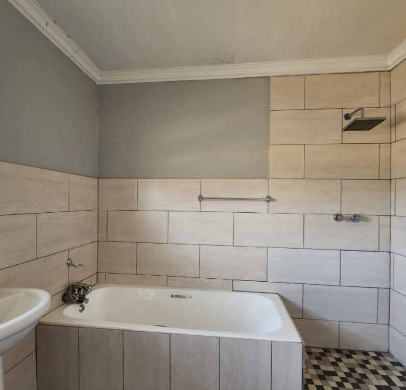 3 Bedroom Property for Sale in Daggafontein Gauteng
