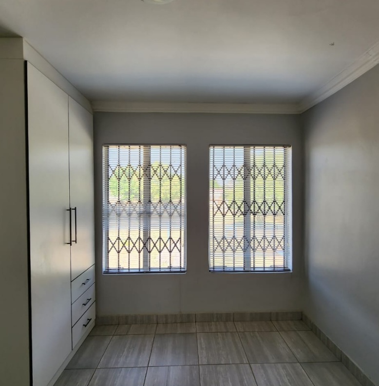 3 Bedroom Property for Sale in Daggafontein Gauteng