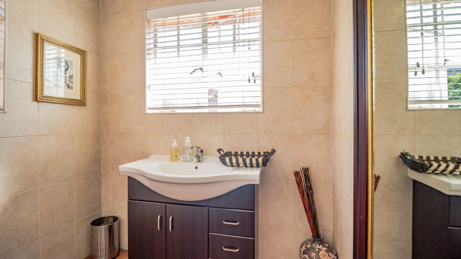3 Bedroom Property for Sale in Denlee Gauteng
