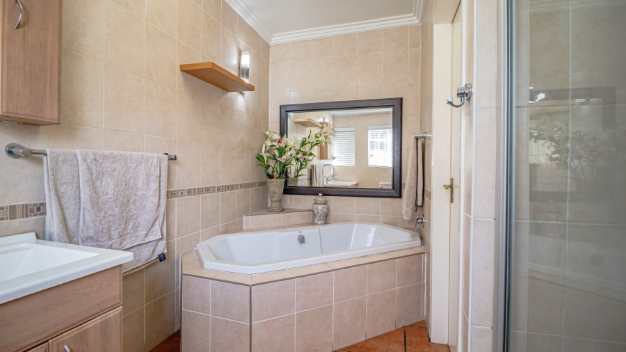 3 Bedroom Property for Sale in Denlee Gauteng
