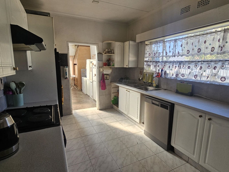4 Bedroom Property for Sale in Brackenhurst Gauteng
