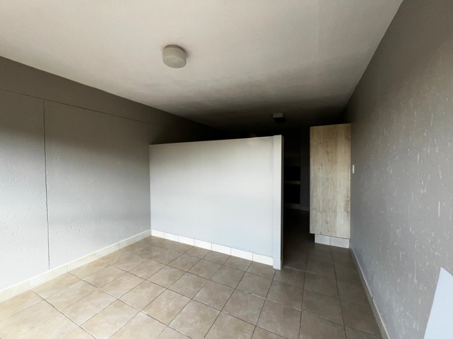 1 Bedroom Property for Sale in Hillcrest Gauteng