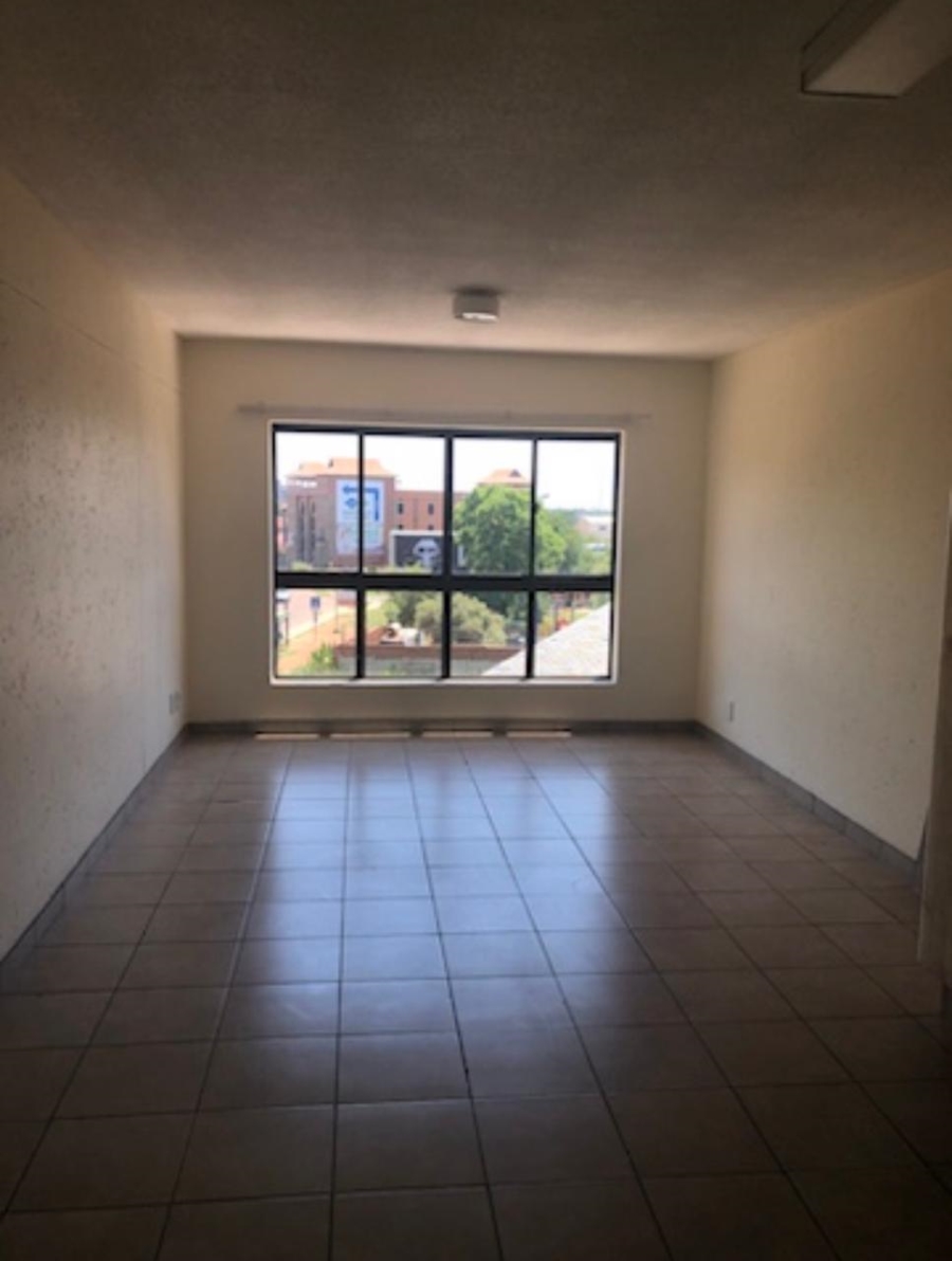 1 Bedroom Property for Sale in Hillcrest Gauteng