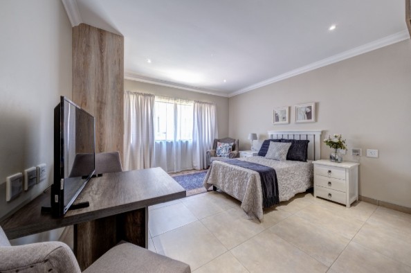 1 Bedroom Property for Sale in Featherwood Retirement Estate Gauteng