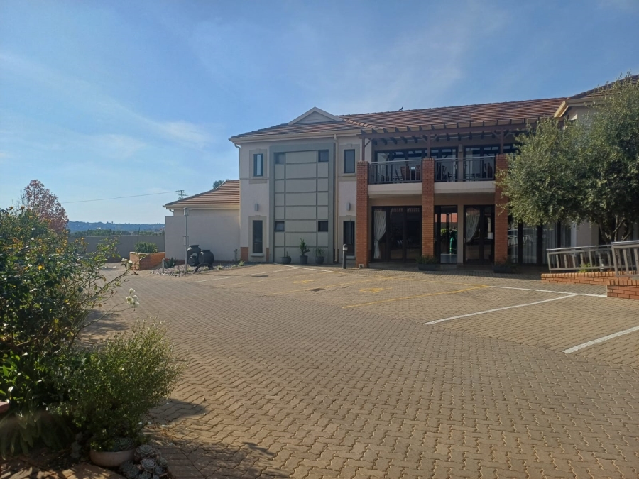 1 Bedroom Property for Sale in Featherwood Retirement Estate Gauteng