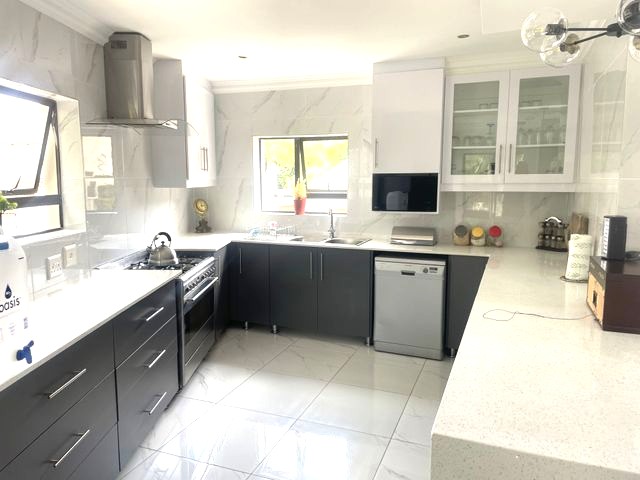 4 Bedroom Property for Sale in Waterkloof Ridge Gauteng