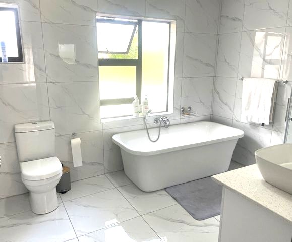 4 Bedroom Property for Sale in Waterkloof Ridge Gauteng