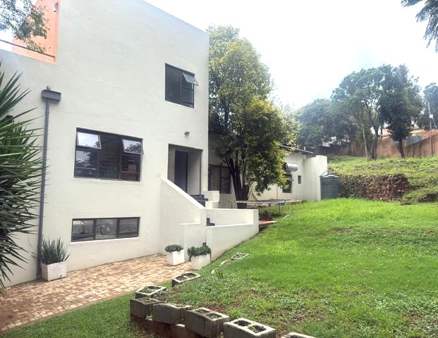 4 Bedroom Property for Sale in Waterkloof Ridge Gauteng