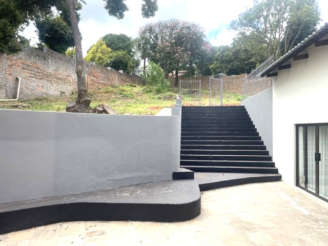 4 Bedroom Property for Sale in Waterkloof Ridge Gauteng