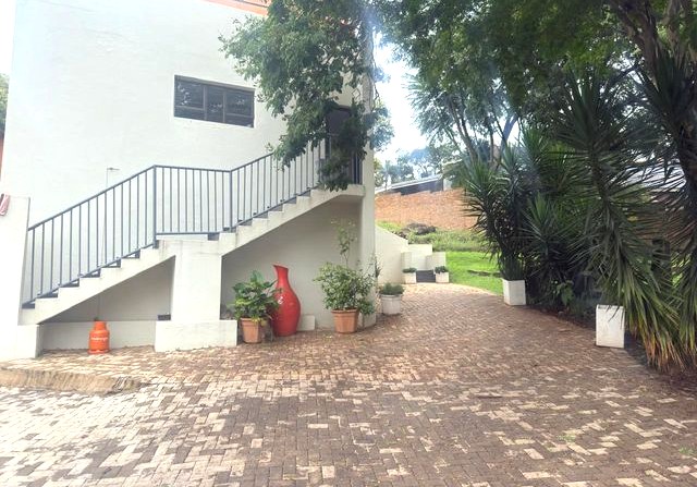 4 Bedroom Property for Sale in Waterkloof Ridge Gauteng