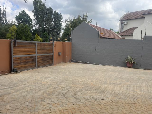 4 Bedroom Property for Sale in Waterkloof Ridge Gauteng