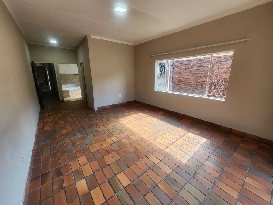 4 Bedroom Property for Sale in Les Marais Gauteng