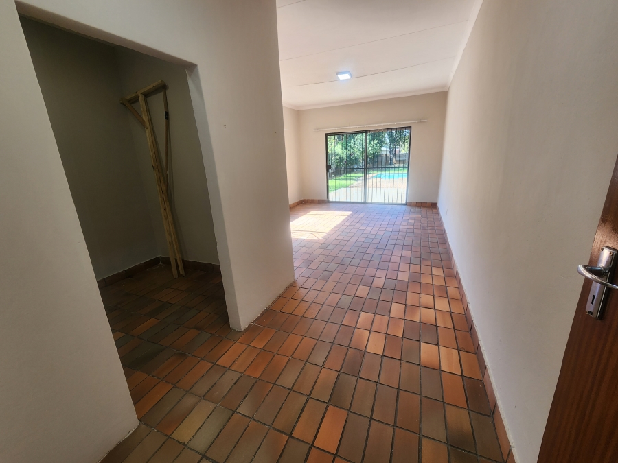 4 Bedroom Property for Sale in Les Marais Gauteng