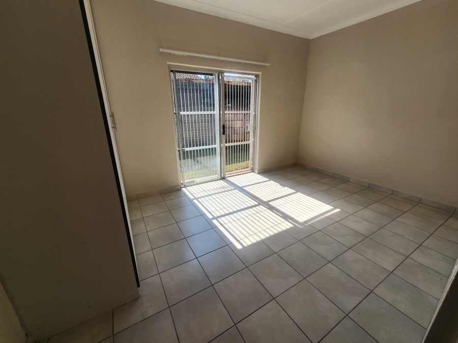 4 Bedroom Property for Sale in Les Marais Gauteng