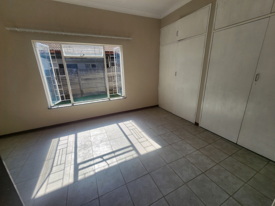 4 Bedroom Property for Sale in Les Marais Gauteng