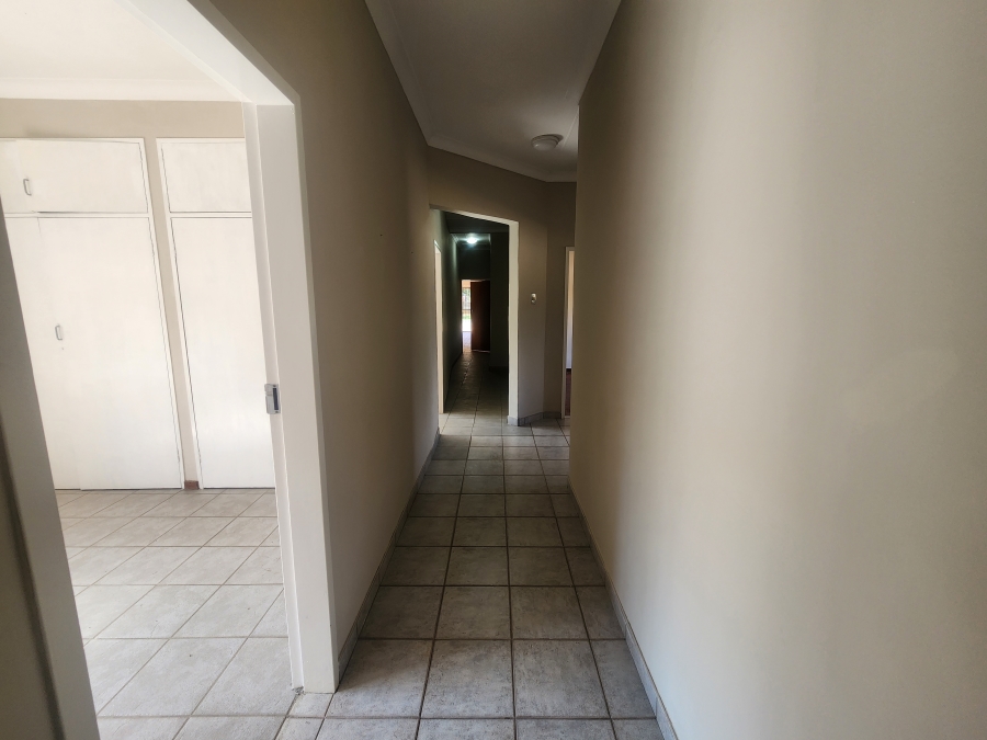 4 Bedroom Property for Sale in Les Marais Gauteng