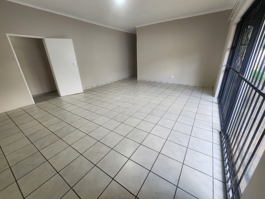 4 Bedroom Property for Sale in Les Marais Gauteng