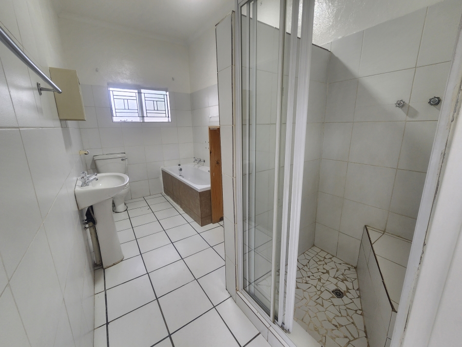 4 Bedroom Property for Sale in Les Marais Gauteng