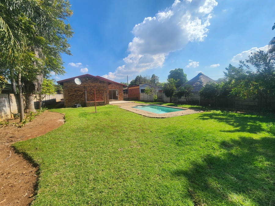 4 Bedroom Property for Sale in Les Marais Gauteng