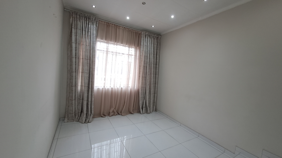 4 Bedroom Property for Sale in Shalimar Ridge Gauteng