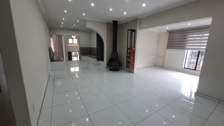 4 Bedroom Property for Sale in Shalimar Ridge Gauteng