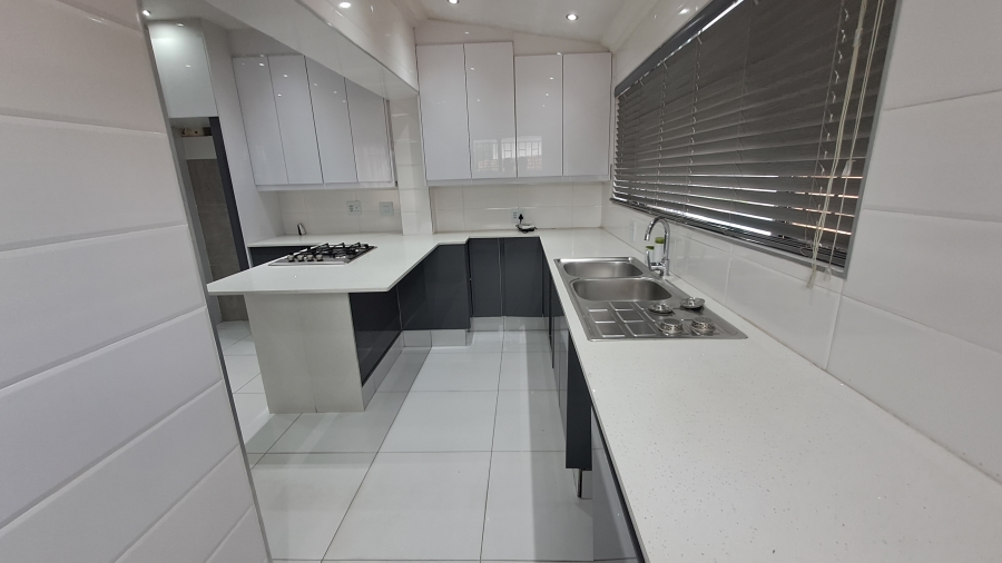4 Bedroom Property for Sale in Shalimar Ridge Gauteng