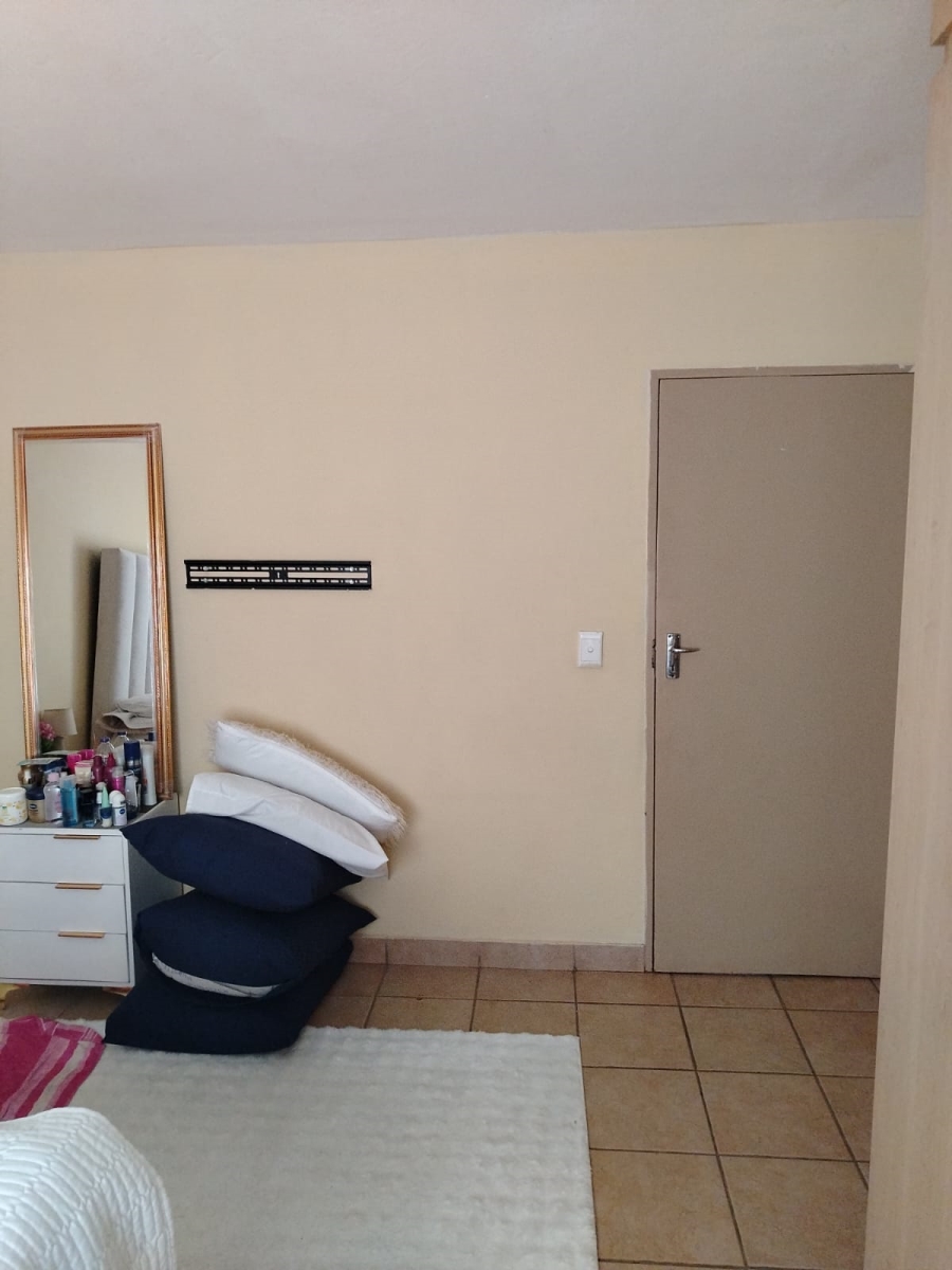 2 Bedroom Property for Sale in The Orchards Gauteng