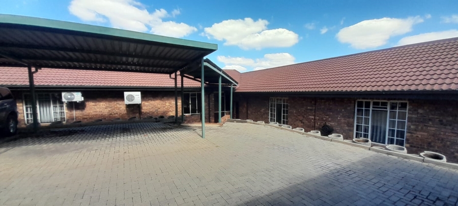 To Let Commercial Property for Rent in Kyalami Gauteng