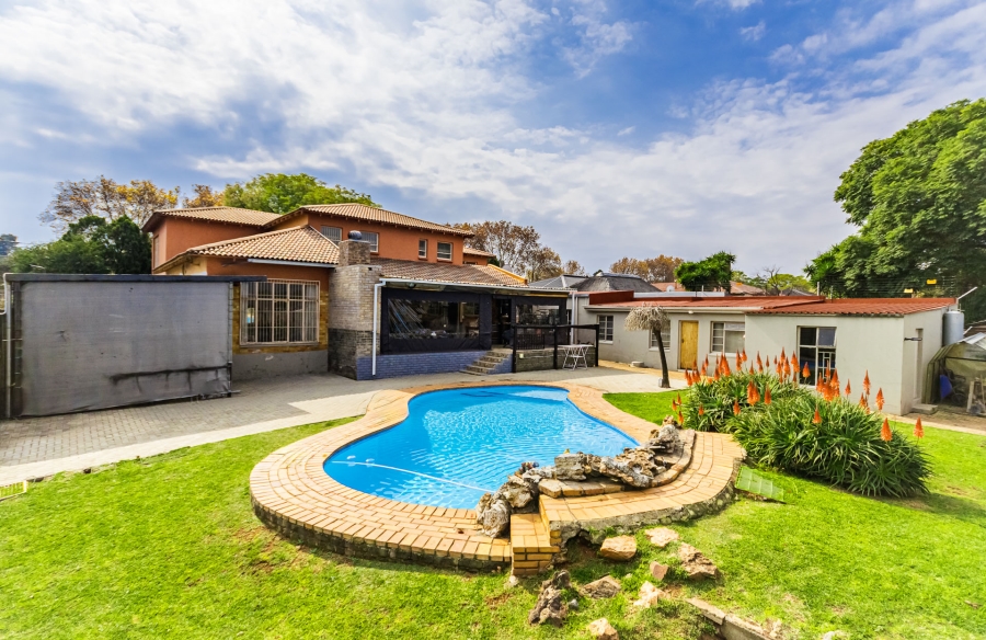 5 Bedroom Property for Sale in Florida Gauteng