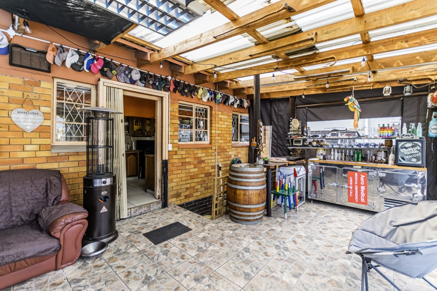 5 Bedroom Property for Sale in Florida Gauteng