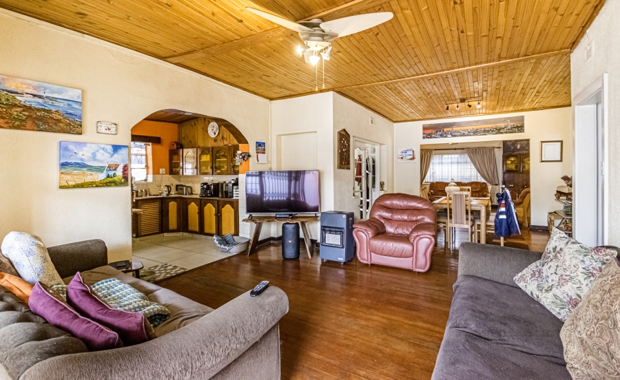 5 Bedroom Property for Sale in Florida Gauteng