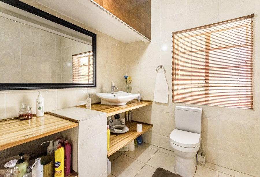 5 Bedroom Property for Sale in Florida Gauteng